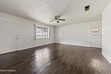 1511Elm-15