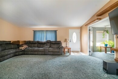 12619 Kapowsin Highlands Dr E, Graham, WA 98338 - photo 6