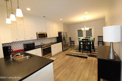 10115 Cedar Garden_17_Kitchen2