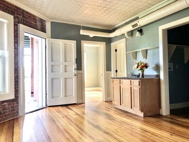 56 Pine St unit 3, Holyoke, MA 01040 - photo 2