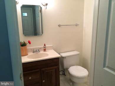 19027 Partridge Wood Dr, Germantown, MD 20874 - photo 7