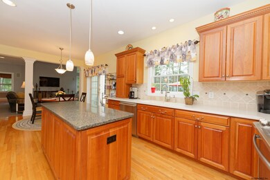 704 Stephens Place, Schenectady, NY 12303 - photo 5