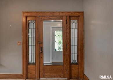 1122 W 17th St, Davenport, IA 52804 - photo 7