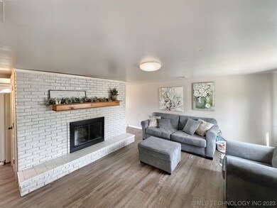 708 Sooner Dr, Tahlequah, OK 74464 - photo 4