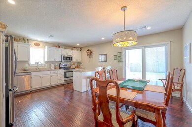 716 Coventry Ln, Raymore, MO 64083 - photo 6