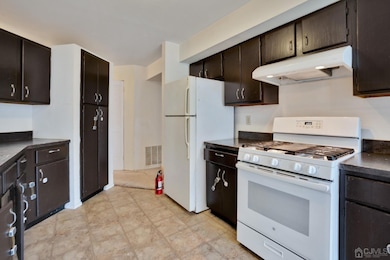 3195 Cypress Ct, Monmouth Junction, NJ 08852 - photo 3