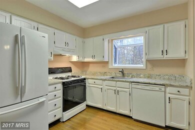 6010 Schoolhouse Woods Rd, Burke, VA 22015 - photo 5