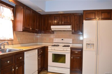 823 17th St unit Front House, Niagara Falls, NY 14301 - photo 6