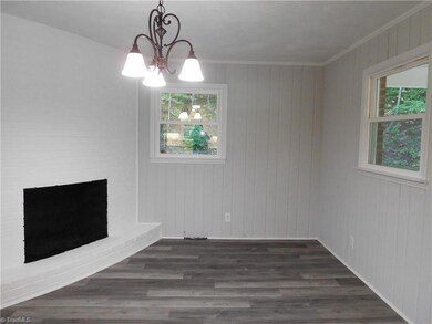 DR is open to Kitchen. Perfect for gatherings.
