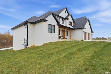 201 Royal Point Ct, Pekin, IL 61554 - photo 2