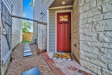 925 W 35th St, Houston, TX 77018 - photo 3