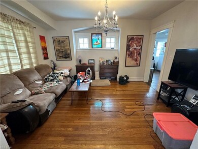 1725 Compton Rd, Cleveland, OH 44118 - photo 3
