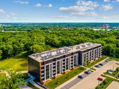 1 University Way No 401 unit No. 401, Iowa City, IA 52246 - photo 2