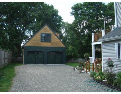 8 Harrison St unit B, Newburyport, MA 01950 - photo 3