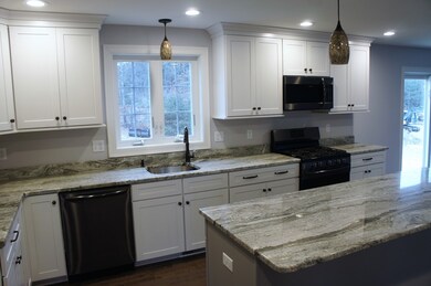 580 Colburn Ave, Dracut, MA 01826 - photo 7