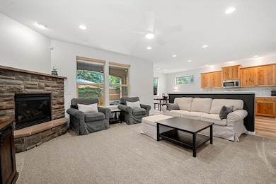 20450 Jacklight Ln, Bend, OR 97702 - photo 6