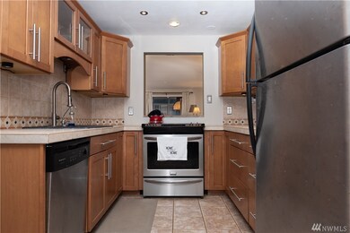 8229 212th St SW unit 303, Edmonds, WA 98026 - photo 3