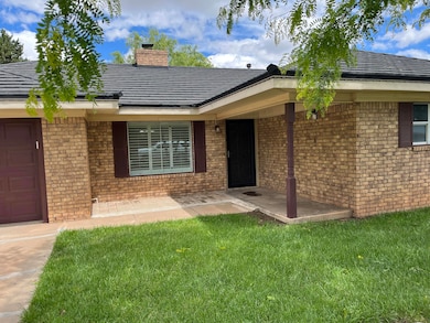 1302 Itasca St, Plainview, TX 79072 - photo 3