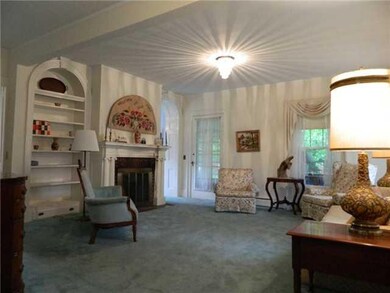 Living Room Just look at the way the ceiling fixtu