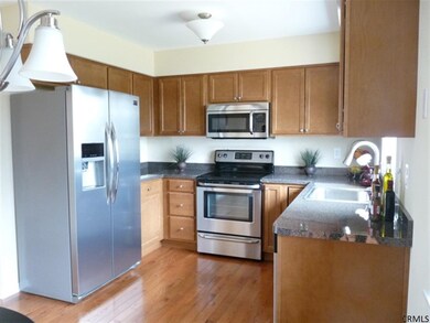 33 Celeste Dr, Rensselaer, NY 12144 - photo 7