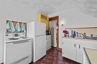 350 Broadway unit 2, Newport, RI 02840 - photo 5