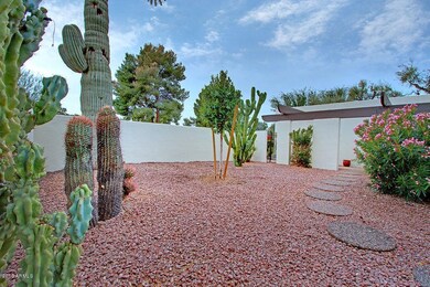 Spacious Front Yard