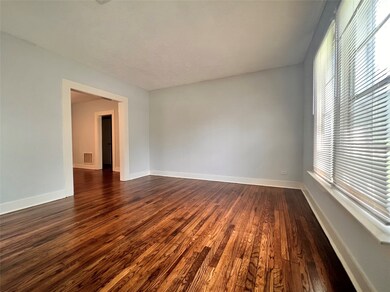 3202 Melbourne St, Houston, TX 77026 - photo 5