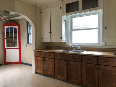 1801 Maple Ave NE, Canton, OH 44705 - photo 4