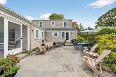 40 School St, South Dartmouth, MA 02748 - photo 4