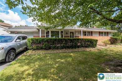 1515 Butternut Ln, MacUngie, PA 18062 - photo 2