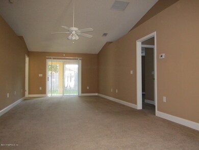 3708 Longleaf Forest Ln, Jacksonville, FL 32210 - photo 4