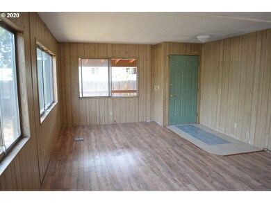 748 S Bridge St, Prairie City, OR 97869 - photo 4