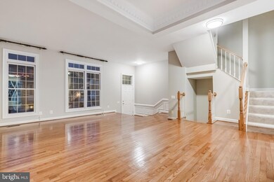 9504 Lagersfield Cir, Vienna, VA 22181 - photo 2