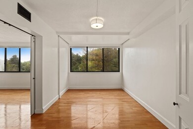 250 Hammond Pond Pkwy unit 516S, Chestnut Hill, MA 02467 - photo 5