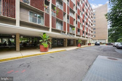 Potomac Place Tower unit S717, Washington, DC 20024 - photo 2