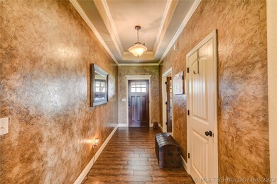 Gorgeous entry