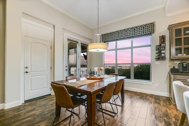 Dining / Breakfast room opening to kitchen and living area
