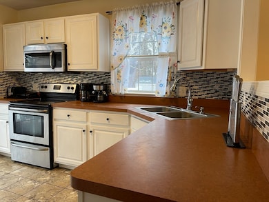 36 W Bay Path Terrace, Springfield, MA 01109 - photo 6