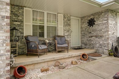 212 W Hunter Dr-4