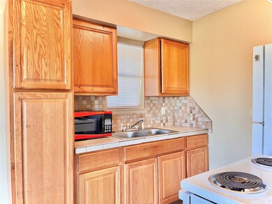 3021 Sycamore Ave unit 13, Bay City, TX 77414 - photo 3