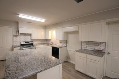 1513 Woodland Hills Dr, Tyler, TX 75701 - photo 7