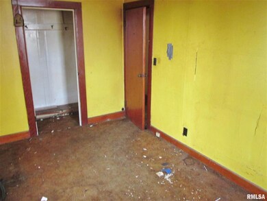 1408 E 12 1 2 St, Davenport, IA 52803 - photo 3