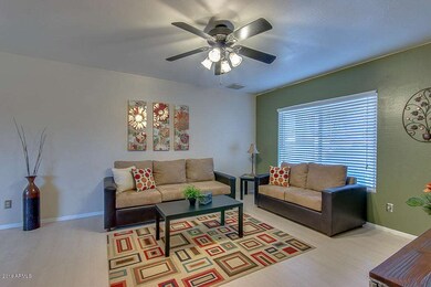 03 4620 S Parkside Family Room