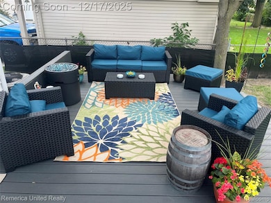 9915 Ingram St, Livonia, MI 48150 - photo 5