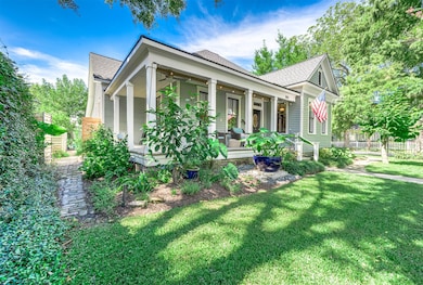 1651 Columbia St, Houston, TX 77008 - photo 2