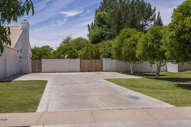 Side Entry 3 Car Garage