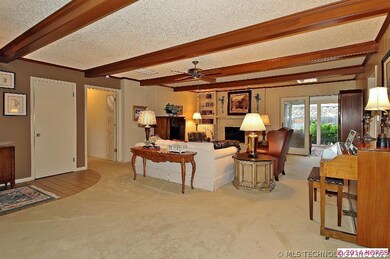 INSIDE THE ENTRY YOU HAVE A LARGE OPEN LIVING SPAC