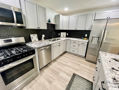 1602 Walton St, Houston, TX 77009 - photo 5