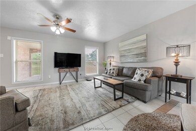 1401 Laura Ln unit CS, College Station, TX 77840 - photo 4