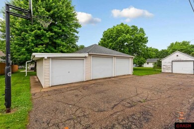 914 N Payne St, New Ulm, MN 56073 - photo 5